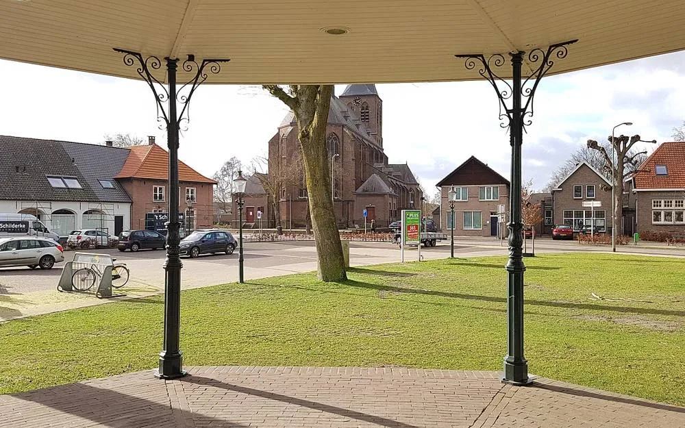 Herpen: Kiosk Herpen uitzicht richting kerk